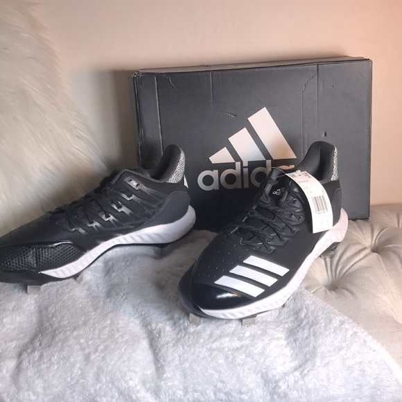 adidas Shoes - Adidas Women’s Softball 🥎 Metal Cleats